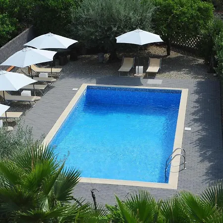 With Air Conditioning And Salt Pool Apartment *