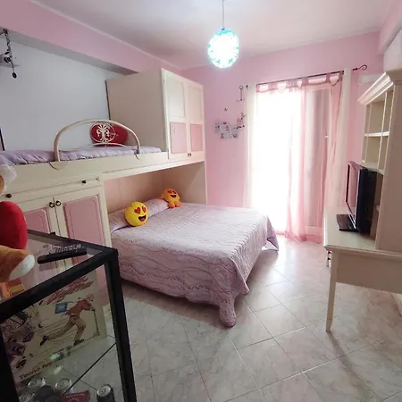 With Air Conditioning And Salt Pool Apartment