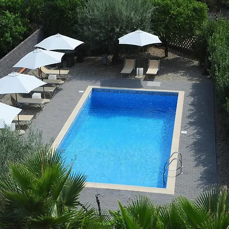 With Air Conditioning And Salt Pool Santa Venerina