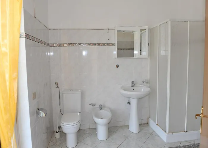 With Air Conditioning And Salt Pool Appartamento